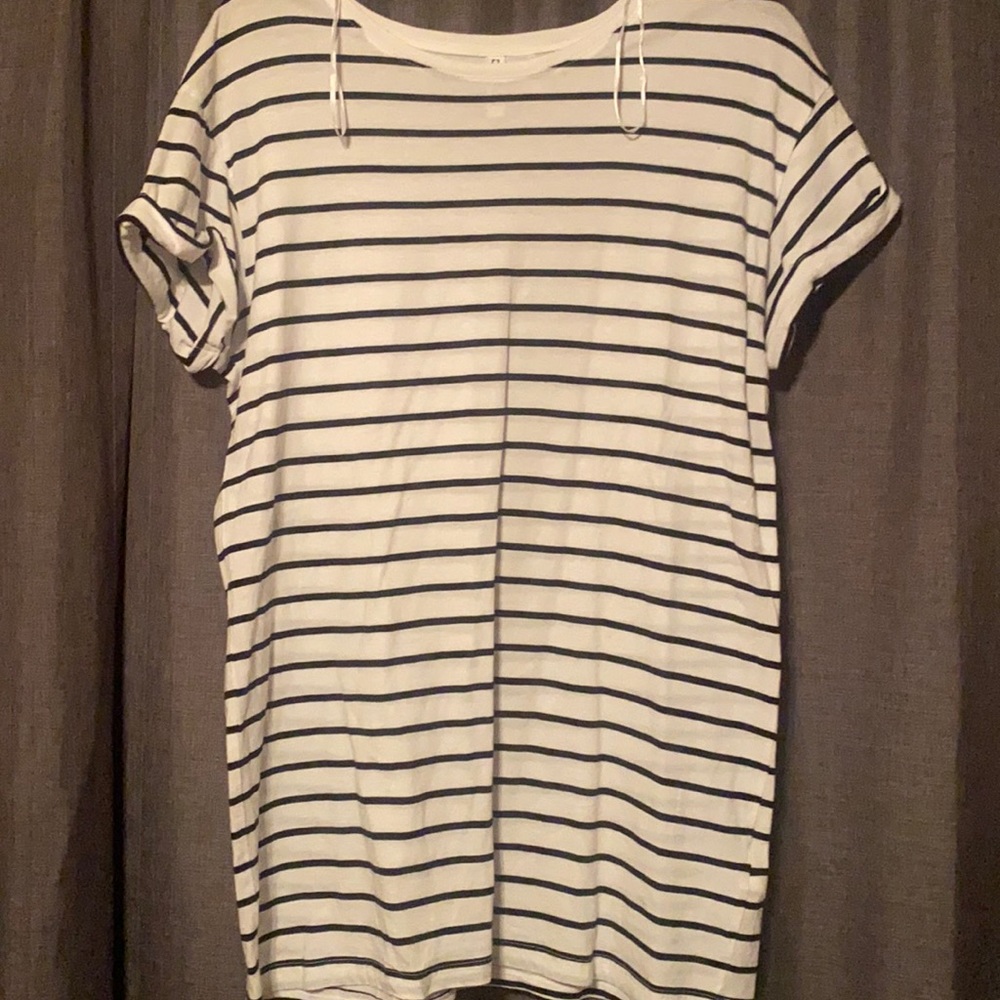 Women’s H&M T-shirt dress. Size small